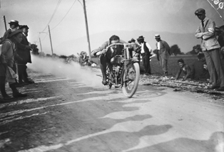 DAS LEBEN EIN SPORT / LA VIE UN SPORT
